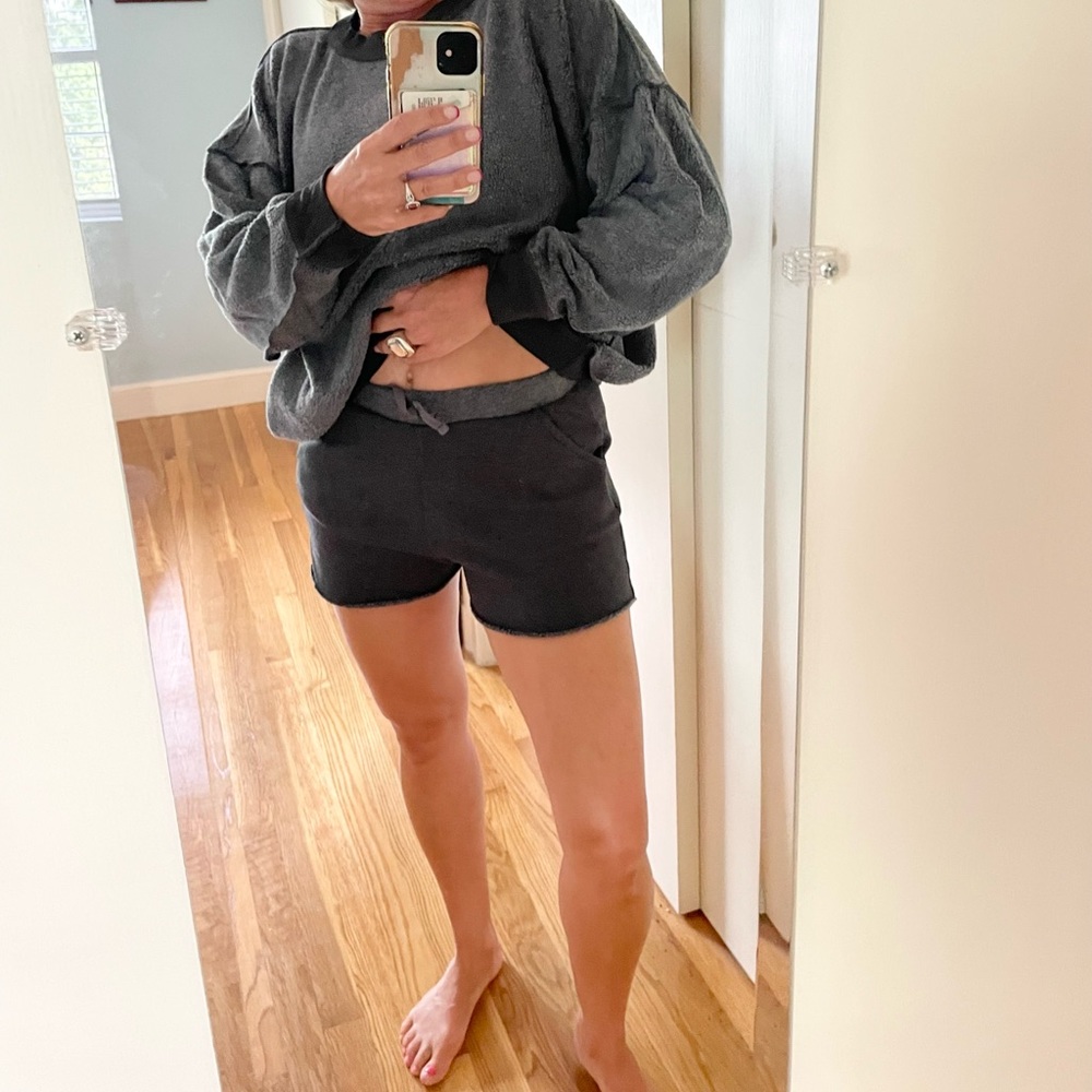 Free People Kelly Sweatshirt And Shorts Set Storm Gray - Picture 11 of 14